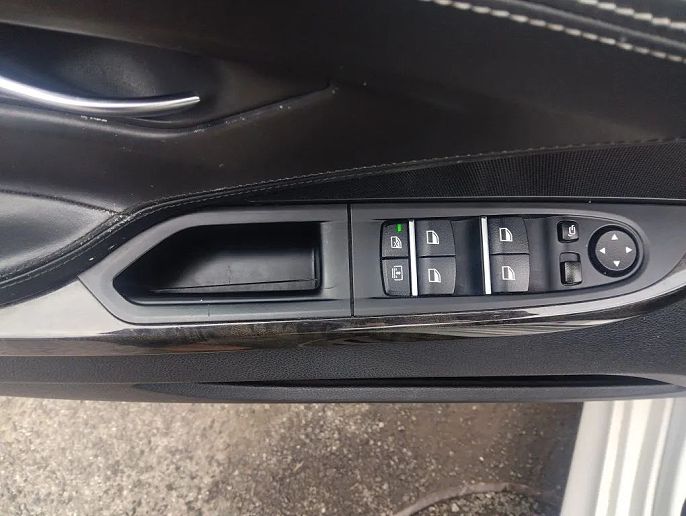Vehicle view 13