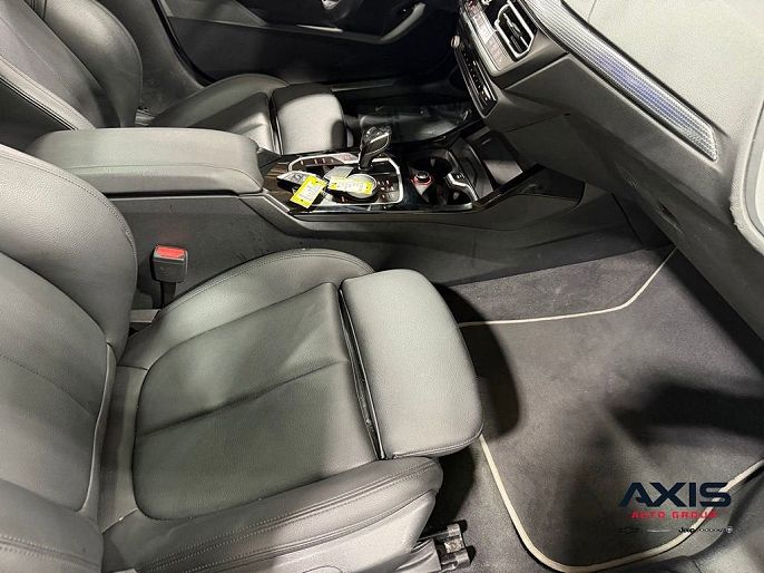 Vehicle view 25