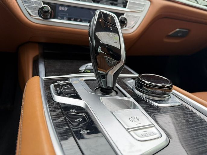 Vehicle view 12