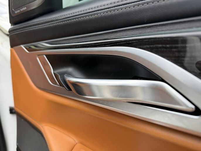 Vehicle view 17