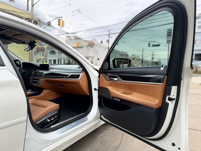 Vehicle view 19
