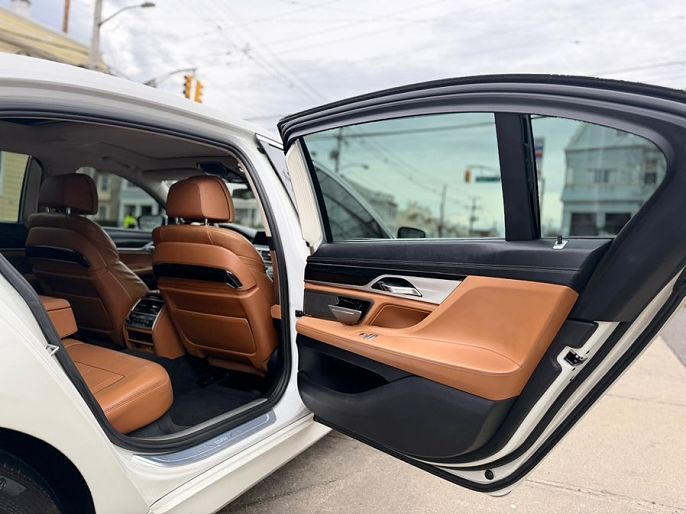 Vehicle view 8