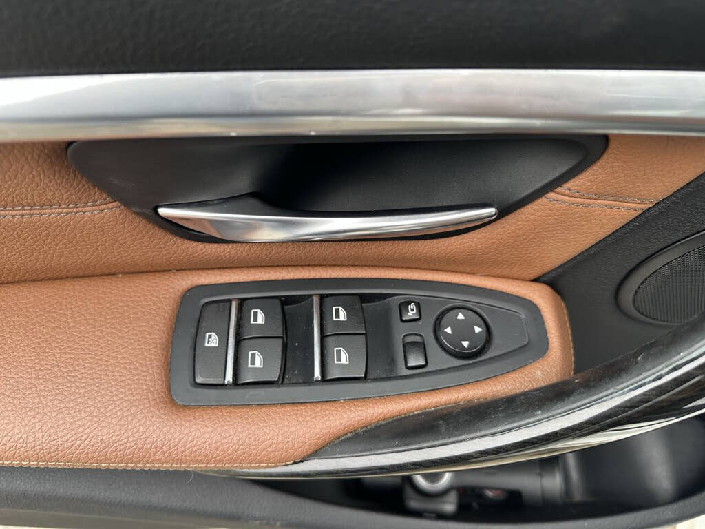 Vehicle view 13