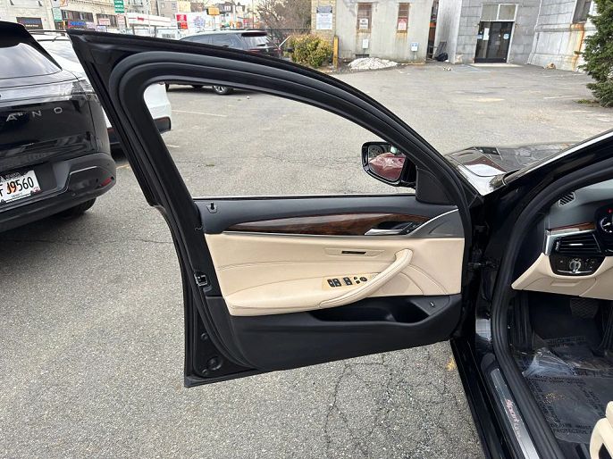 Vehicle view 14