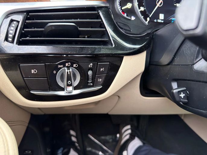 Vehicle view 21