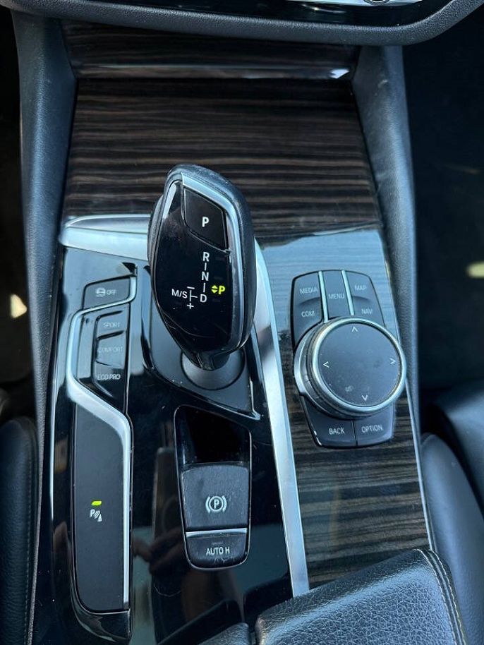 Vehicle view 15