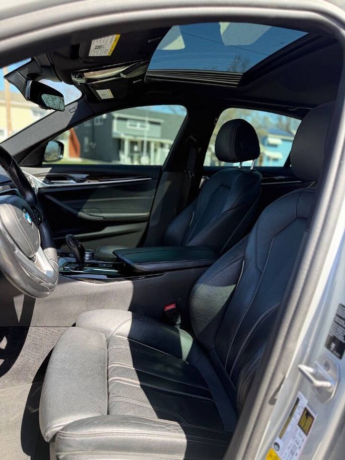 Vehicle view 9