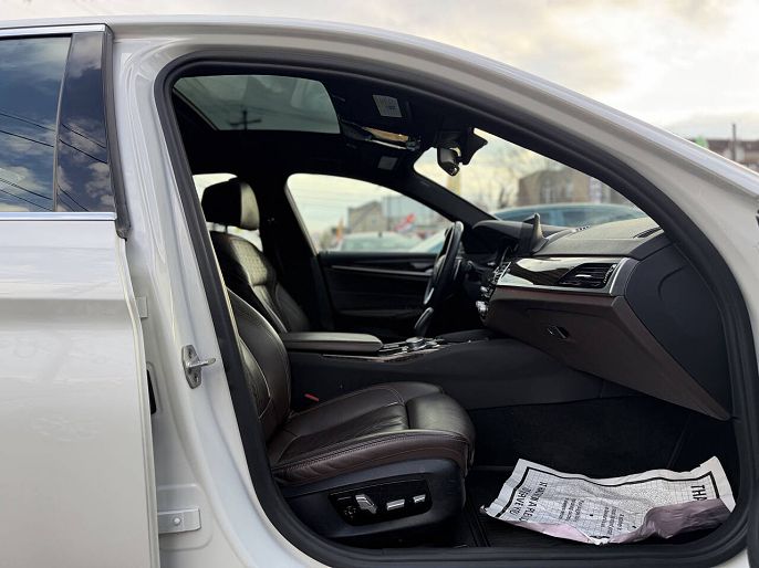 Vehicle view 14