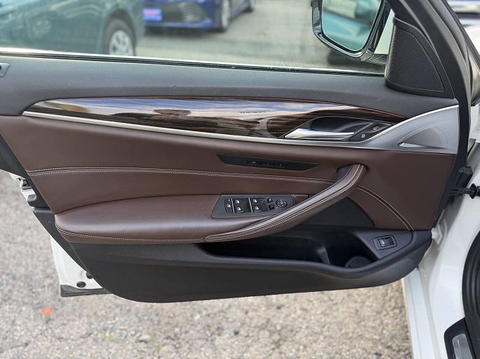 Vehicle view 9