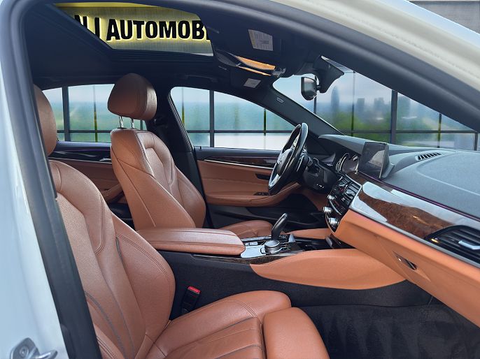 Vehicle view 18