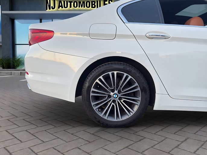 Vehicle view 25