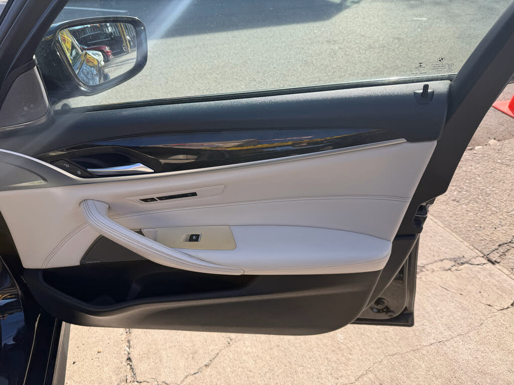 Vehicle view 19
