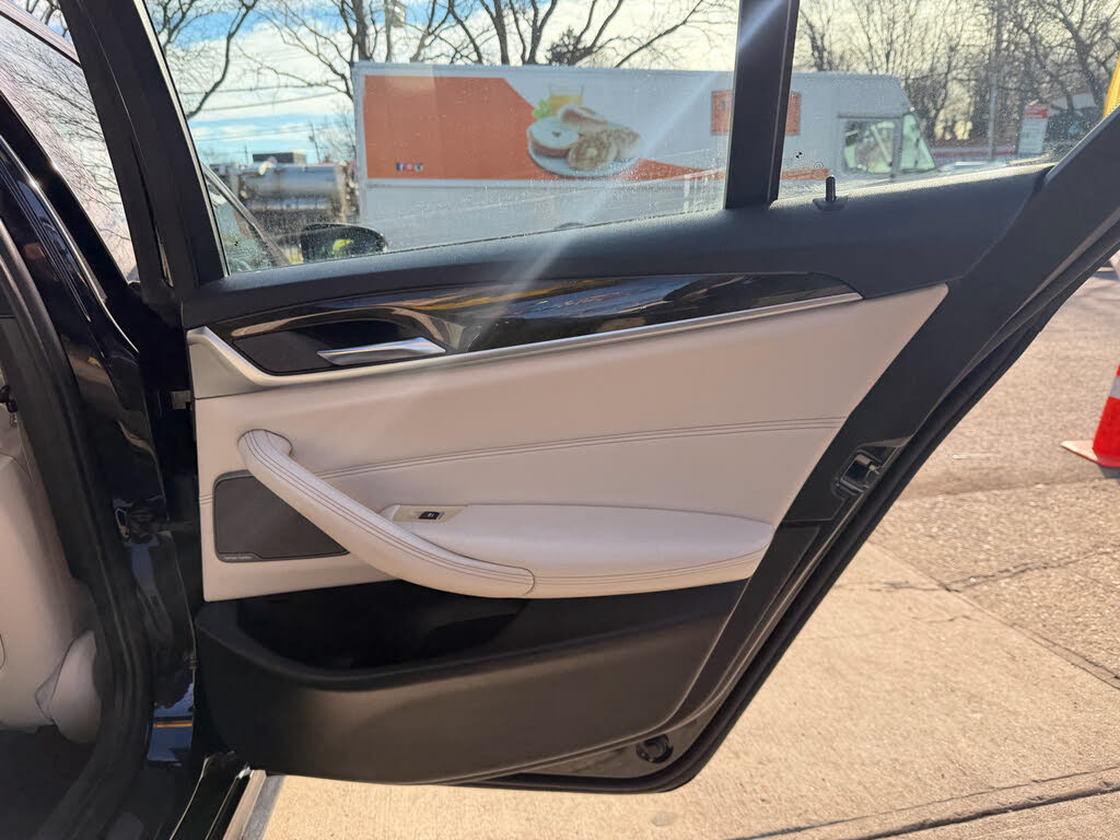 Vehicle view 25