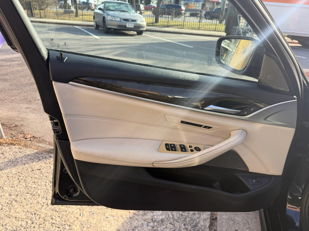 Vehicle view 34