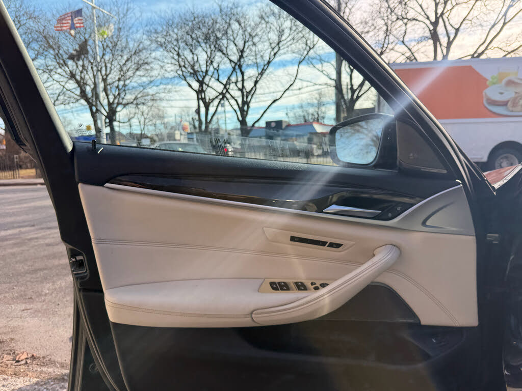 Vehicle view 35