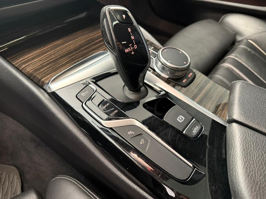 Vehicle view 16