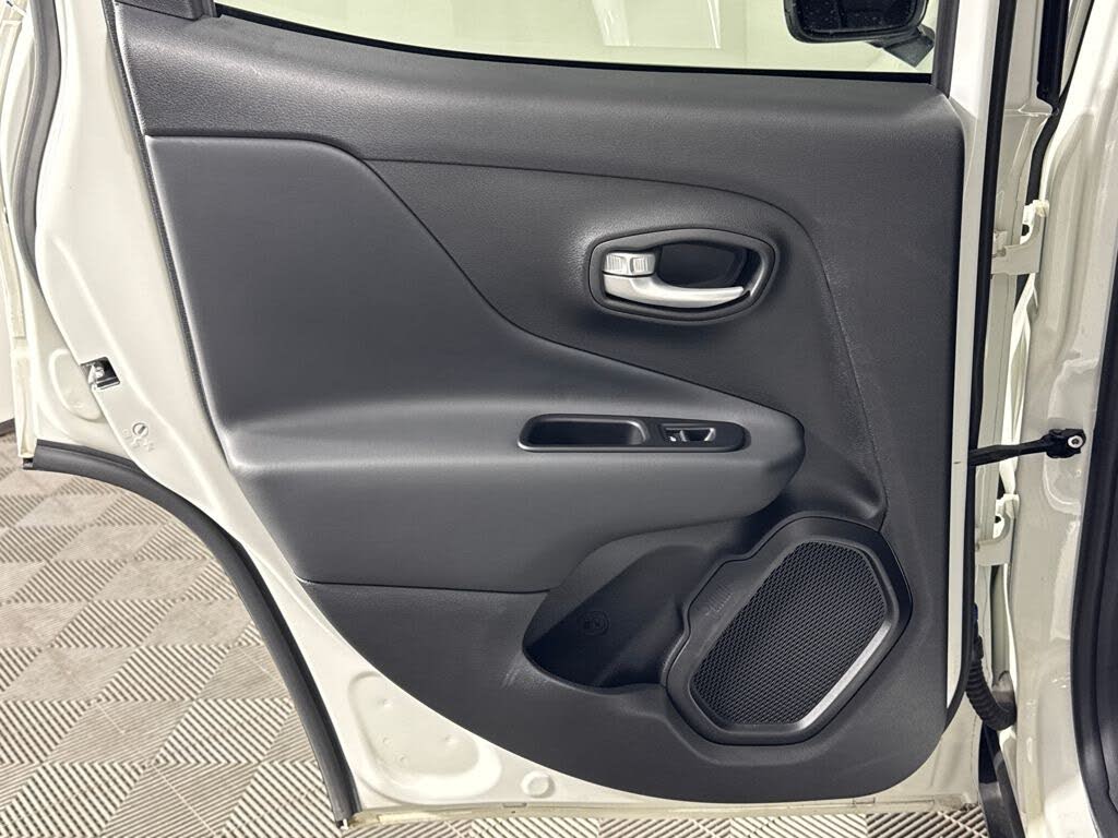 Vehicle view 37