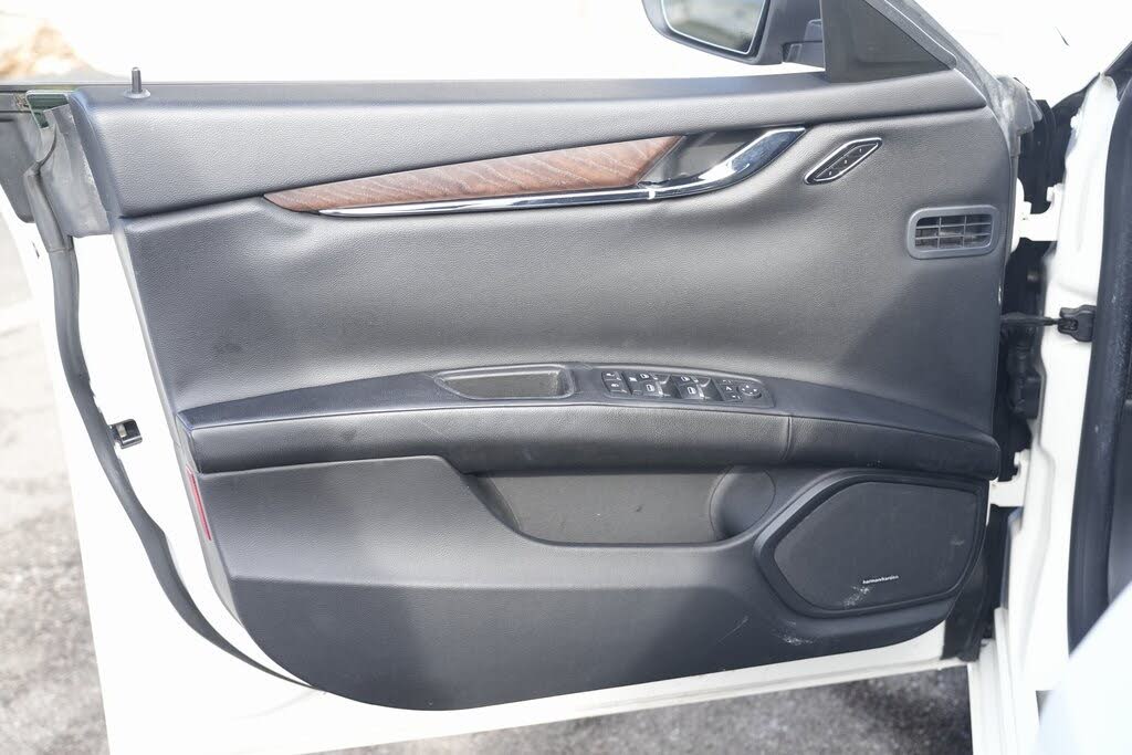 Vehicle view 25