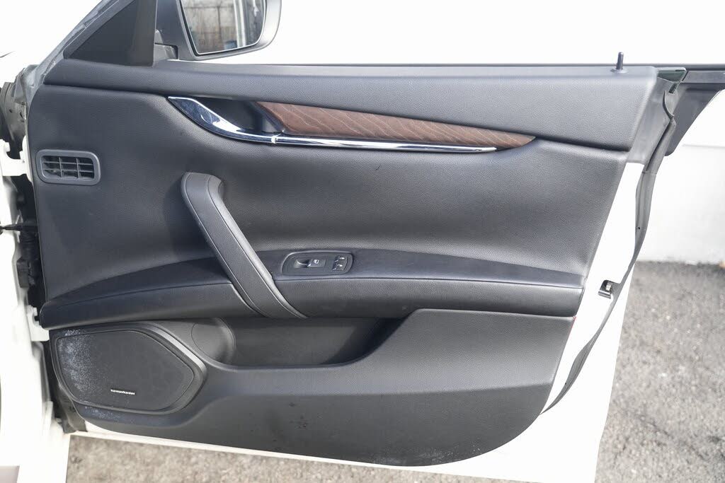 Vehicle view 34