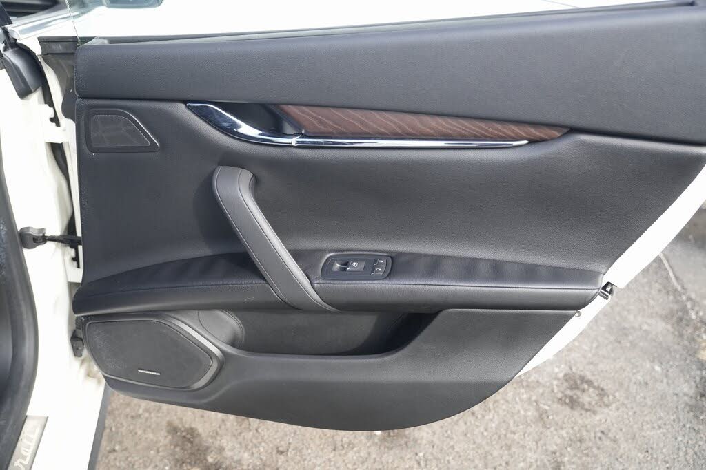 Vehicle view 37